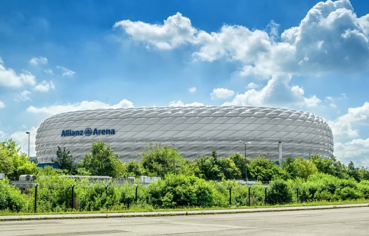 V porovnání s pražskou O2 arenou je kapacita Allianz Areny více než čtyřnásobná.